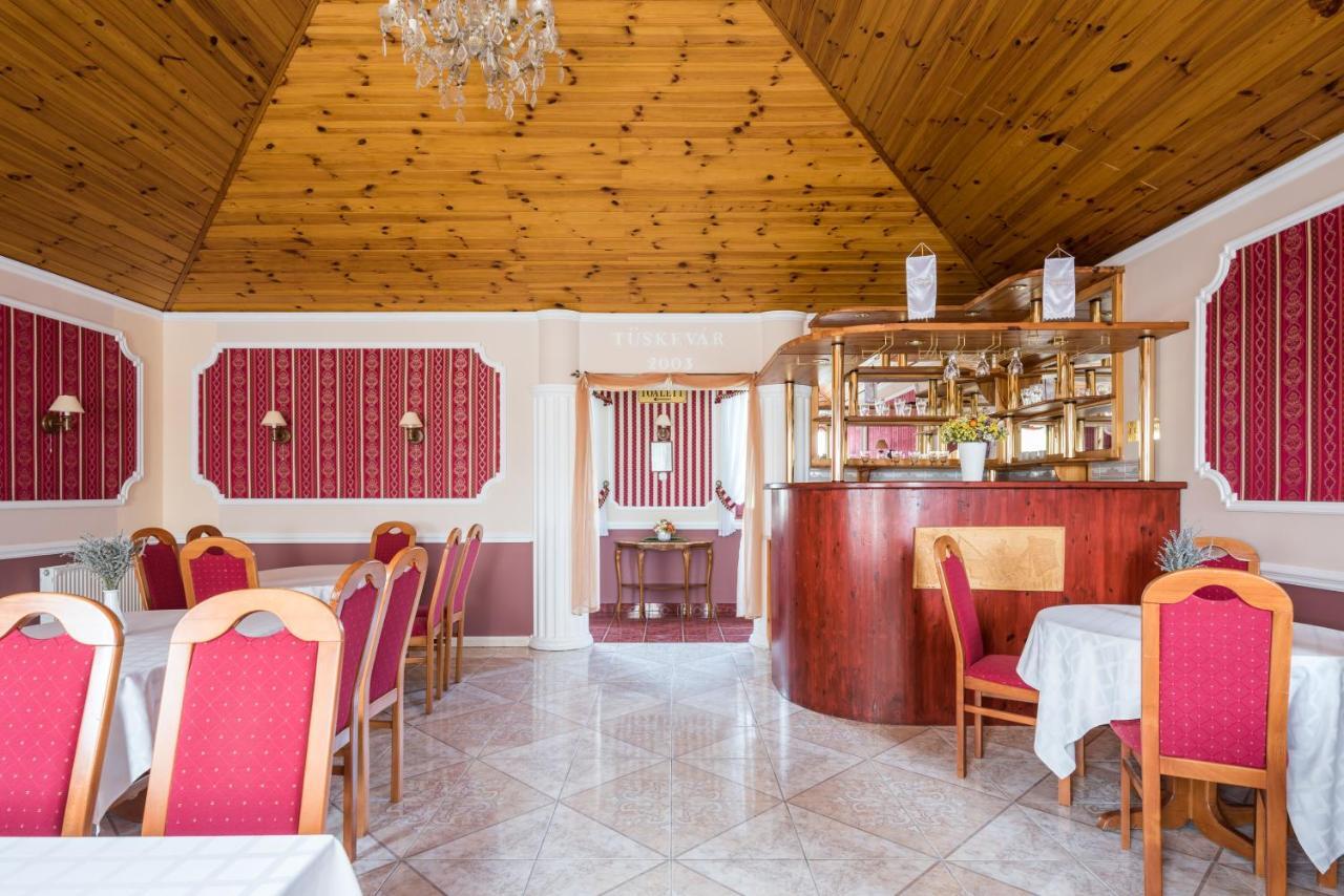Hotel Bíbic és Tüskevár Étterem és Horgásztó Nyíregyháza Exterior foto