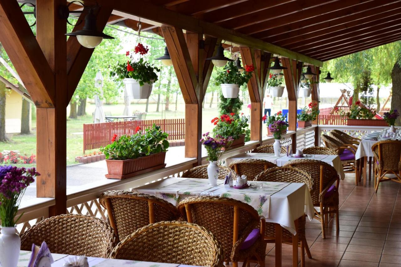Hotel Bíbic és Tüskevár Étterem és Horgásztó Nyíregyháza Exterior foto