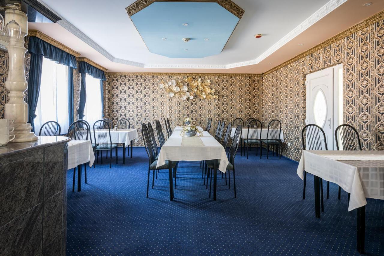 Hotel Bíbic és Tüskevár Étterem és Horgásztó Nyíregyháza Exterior foto
